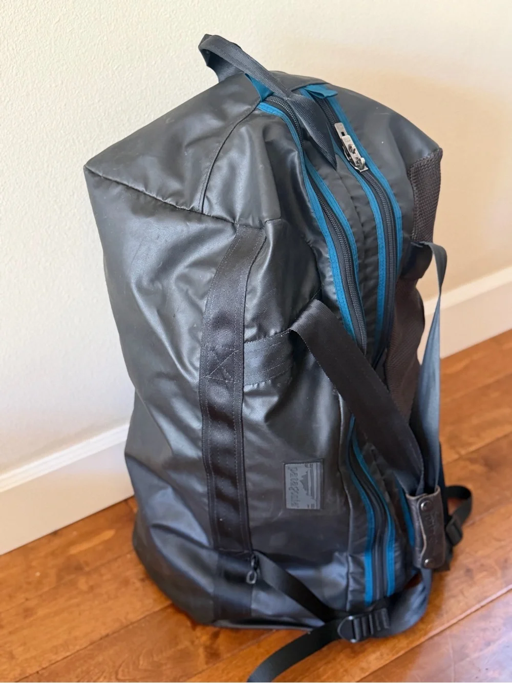 Vintage Patagonia Black Hole Travel Duffel Bag
